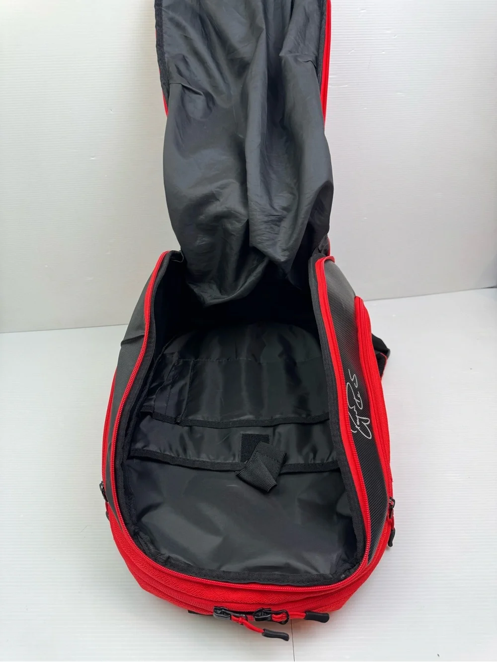 Wilson Roger Federer DNA Pro Tennis Backpack Red/Black Racquet Bag Sport Unisex - Picture 14 of 16